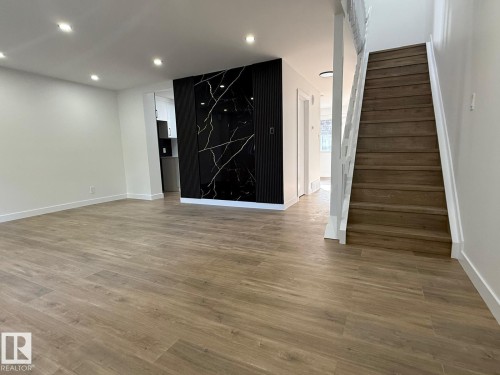 713 Village On The Green, Edmonton, AB - Indoor Photo Showing Other Room