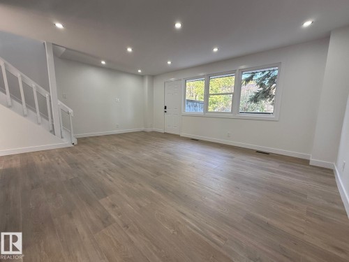 713 Village On The Green, Edmonton, AB - Indoor Photo Showing Other Room