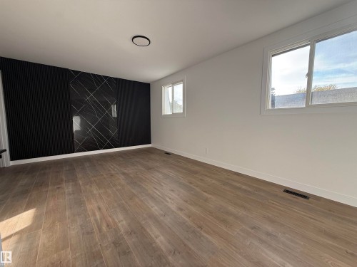 713 Village On The Green, Edmonton, AB - Indoor