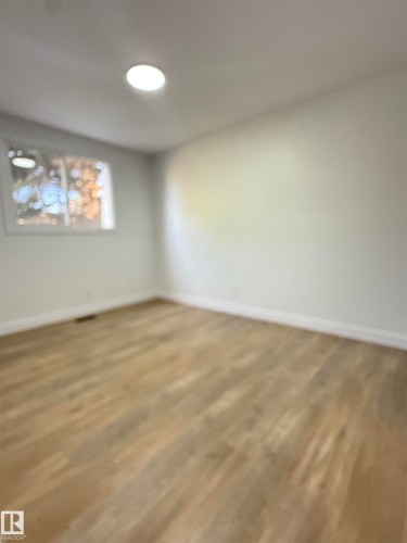 713 Village On The Green, Edmonton, AB - Indoor Photo Showing Other Room