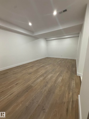 713 Village On The Green, Edmonton, AB - Indoor Photo Showing Other Room