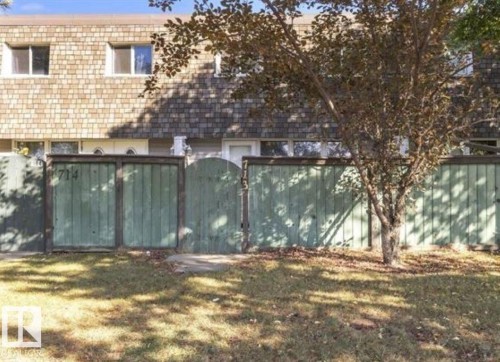 713 Village On The Green, Edmonton, AB - Outdoor