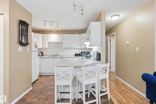 201 9010 106 Avenue, Edmonton, AB - Indoor