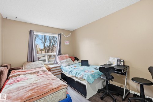 201 9010 106 Avenue, Edmonton, AB - Indoor Photo Showing Bedroom