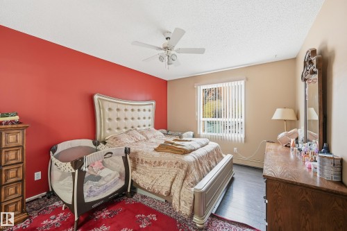 201 9010 106 Avenue, Edmonton, AB - Indoor Photo Showing Bedroom