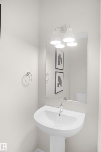 22910 95A Avenue, Edmonton, AB - Indoor Photo Showing Bathroom