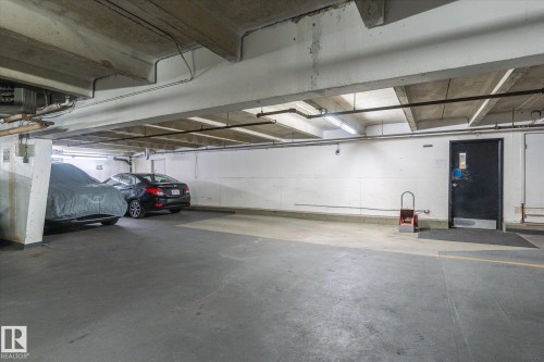 1412 9918 101 Street, Edmonton, AB - Indoor Photo Showing Garage