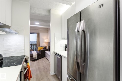 1412 9918 101 Street, Edmonton, AB - Indoor Photo Showing Kitchen