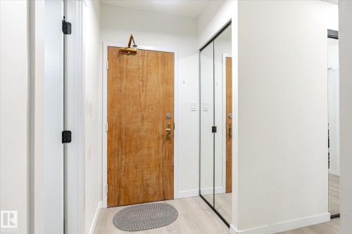 1412 9918 101 Street, Edmonton, AB - Indoor Photo Showing Other Room