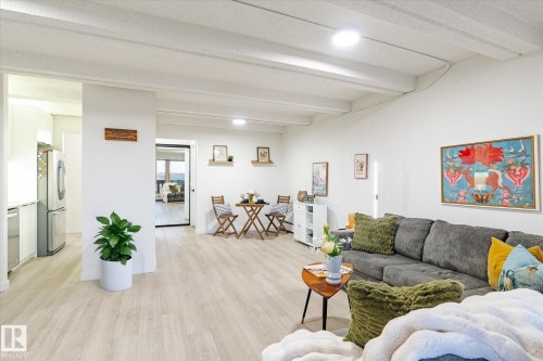 1412 9918 101 Street, Edmonton, AB - Indoor Photo Showing Living Room