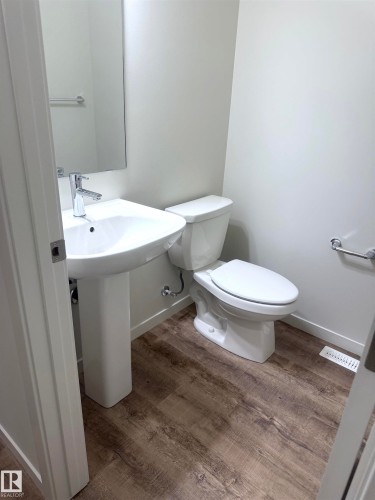 3968 Wren Loop, Edmonton, AB - Indoor Photo Showing Bathroom