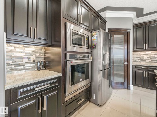 2612 Adam Court, Edmonton, AB - Indoor Photo Showing Kitchen With Stainless Steel Kitchen With Upgraded Kitchen