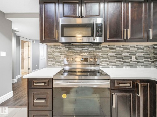 2612 Adam Court, Edmonton, AB - Indoor Photo Showing Kitchen With Upgraded Kitchen