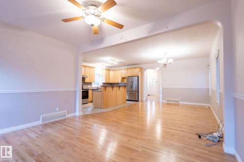 10708 76 Avenue, Edmonton, AB - Indoor