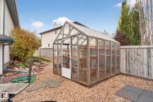 576 Glenwright Crescent, Edmonton, AB - Outdoor With Exterior