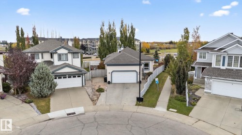 576 Glenwright Crescent, Edmonton, AB - Outdoor With Facade