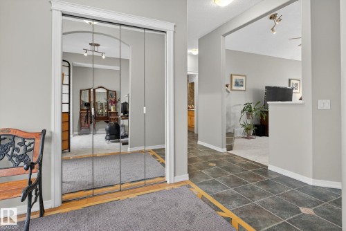 576 Glenwright Crescent, Edmonton, AB - Indoor Photo Showing Other Room