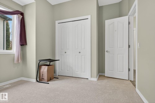 576 Glenwright Crescent, Edmonton, AB - Indoor