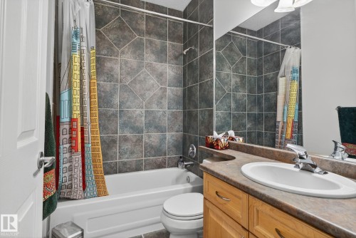 576 Glenwright Crescent, Edmonton, AB - Indoor Photo Showing Bathroom