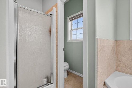 576 Glenwright Crescent, Edmonton, AB - Indoor Photo Showing Bathroom