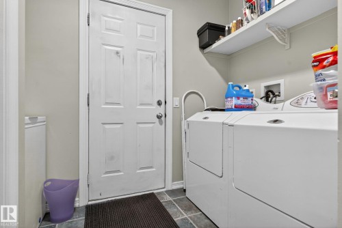 576 Glenwright Crescent, Edmonton, AB - Indoor Photo Showing Laundry Room