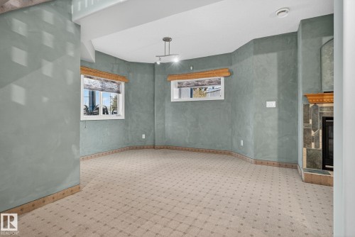 576 Glenwright Crescent, Edmonton, AB - Indoor Photo Showing Other Room