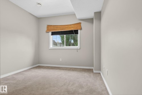 576 Glenwright Crescent, Edmonton, AB - Indoor Photo Showing Other Room