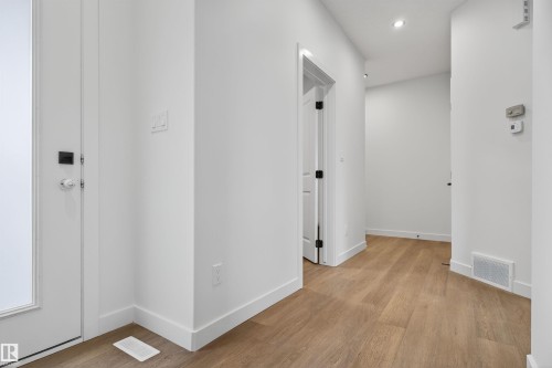 151 Pierwyck Loop, Spruce Grove, AB - Indoor Photo Showing Other Room