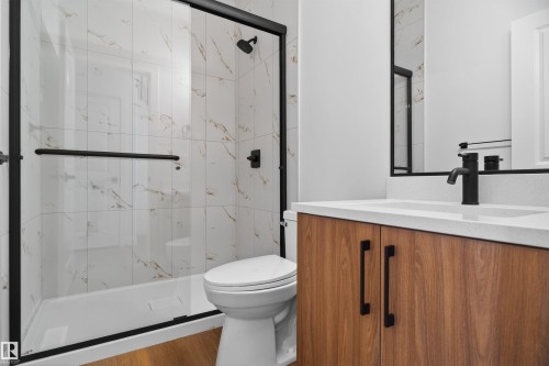151 Pierwyck Loop, Spruce Grove, AB - Indoor Photo Showing Bathroom