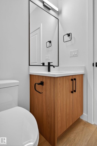 151 Pierwyck Loop, Spruce Grove, AB - Indoor Photo Showing Bathroom