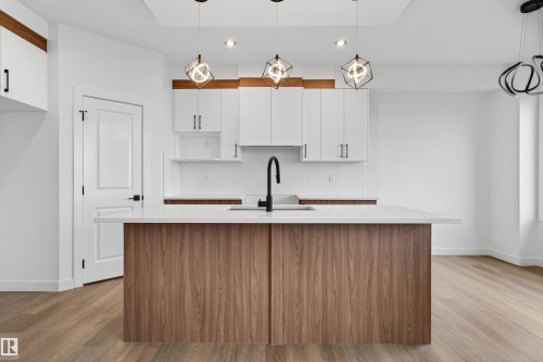 151 Pierwyck Loop, Spruce Grove, AB - Indoor Photo Showing Kitchen