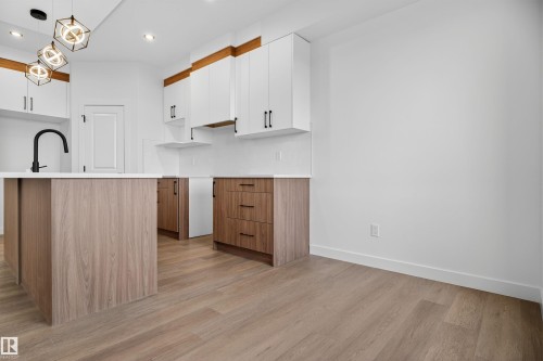 151 Pierwyck Loop, Spruce Grove, AB - Indoor Photo Showing Kitchen
