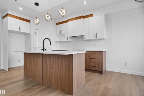 151 Pierwyck Loop, Spruce Grove, AB - Indoor Photo Showing Kitchen