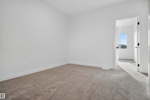 151 Pierwyck Loop, Spruce Grove, AB - Indoor Photo Showing Other Room