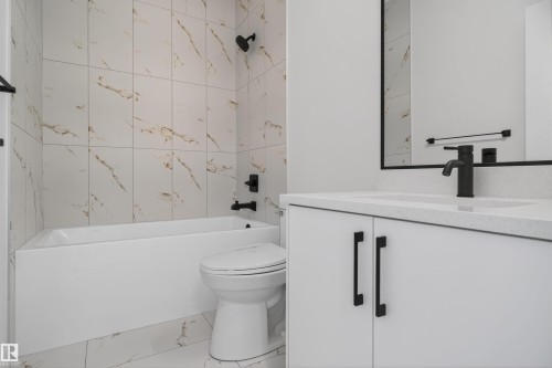151 Pierwyck Loop, Spruce Grove, AB - Indoor Photo Showing Bathroom