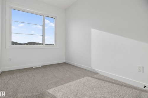 151 Pierwyck Loop, Spruce Grove, AB - Indoor Photo Showing Other Room