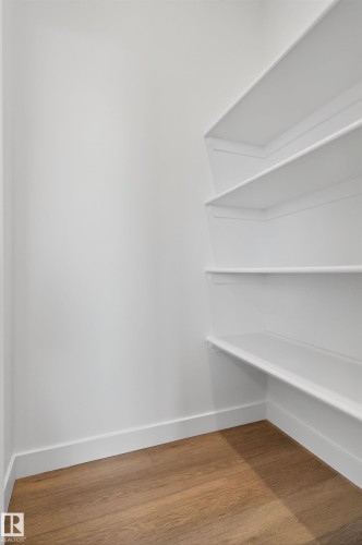 151 Pierwyck Loop, Spruce Grove, AB - Indoor With Storage