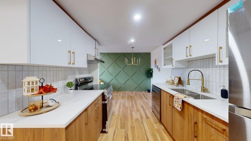 114 2908 116A Avenue, Edmonton, AB - Indoor Photo Showing Kitchen With Double Sink With Upgraded Kitchen