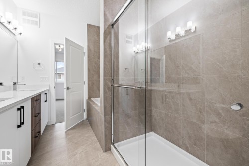 95 Ficus Way, Fort Saskatchewan, AB - Indoor Photo Showing Bathroom