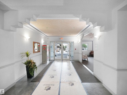 102 10511 42 Avenue, Edmonton, AB - Indoor Photo Showing Other Room