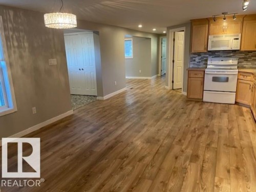 596 Evergreen Park, Edmonton, AB - Indoor Photo Showing Kitchen