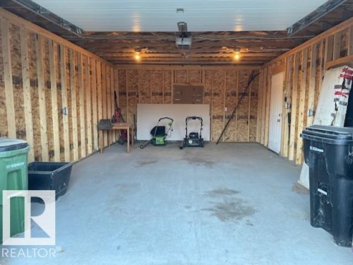 596 Evergreen Park, Edmonton, AB - Indoor Photo Showing Garage