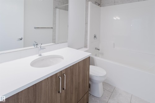 358 Bluff Cove, Leduc, AB - Indoor Photo Showing Bathroom