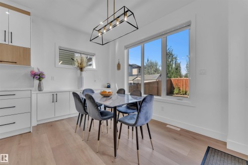 445 Roberts Crescent, Leduc, AB - Indoor Photo Showing Dining Room