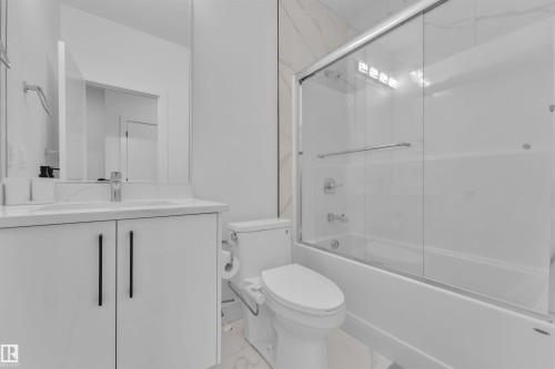 445 Roberts Crescent, Leduc, AB - Indoor Photo Showing Bathroom