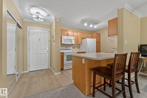 404 10511 42 Avenue, Edmonton, AB - Indoor Photo Showing Kitchen