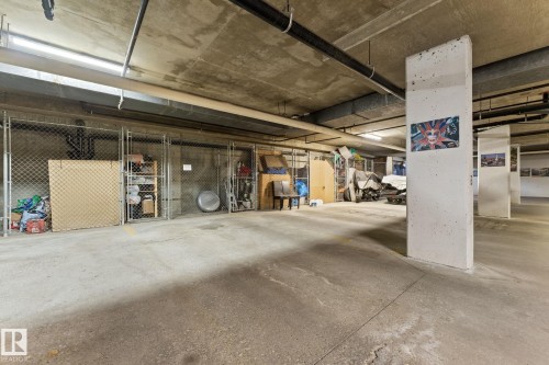 404 10511 42 Avenue, Edmonton, AB - Indoor Photo Showing Garage