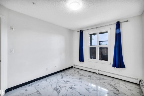 106 667 Watt Boulevard, Edmonton, AB - Indoor Photo Showing Other Room
