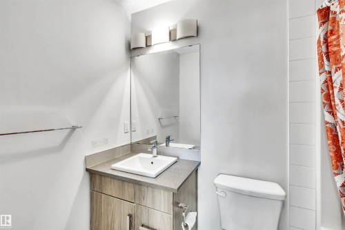 106 667 Watt Boulevard, Edmonton, AB - Indoor Photo Showing Bathroom