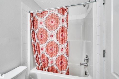 106 667 Watt Boulevard, Edmonton, AB - Indoor Photo Showing Bathroom